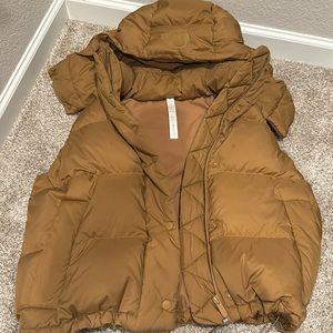 Lululemon Wonder Puff Vest. Bold Beige. size 4